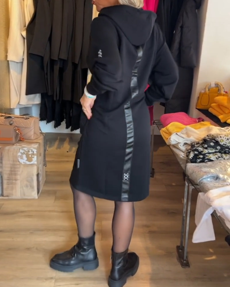 Alodia - Solides Kleid mit Kapuze und Taschen