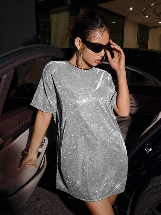 Pauline - T-Shirt-Kleid Mit Schulterfreiem Paillettenbesatz